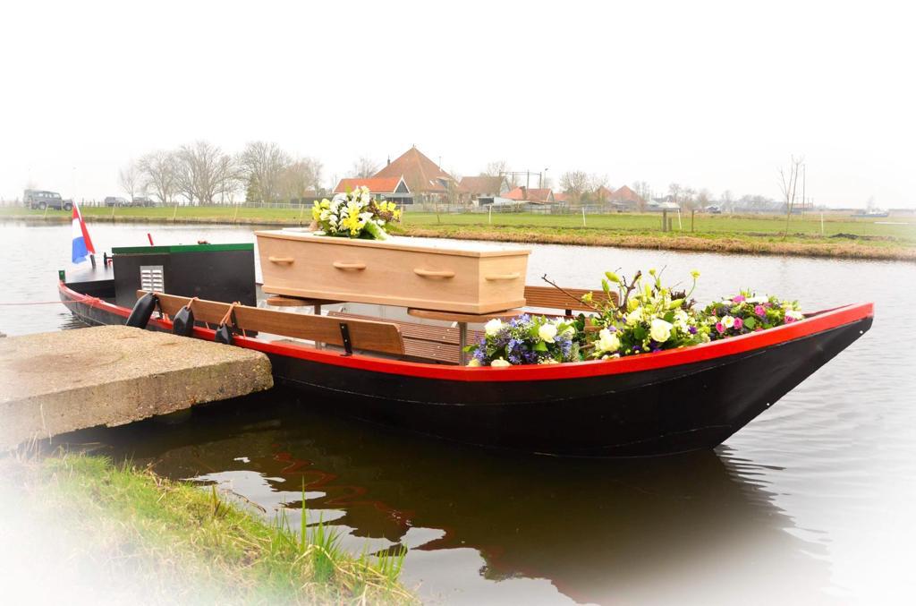 Uitvaart per boot