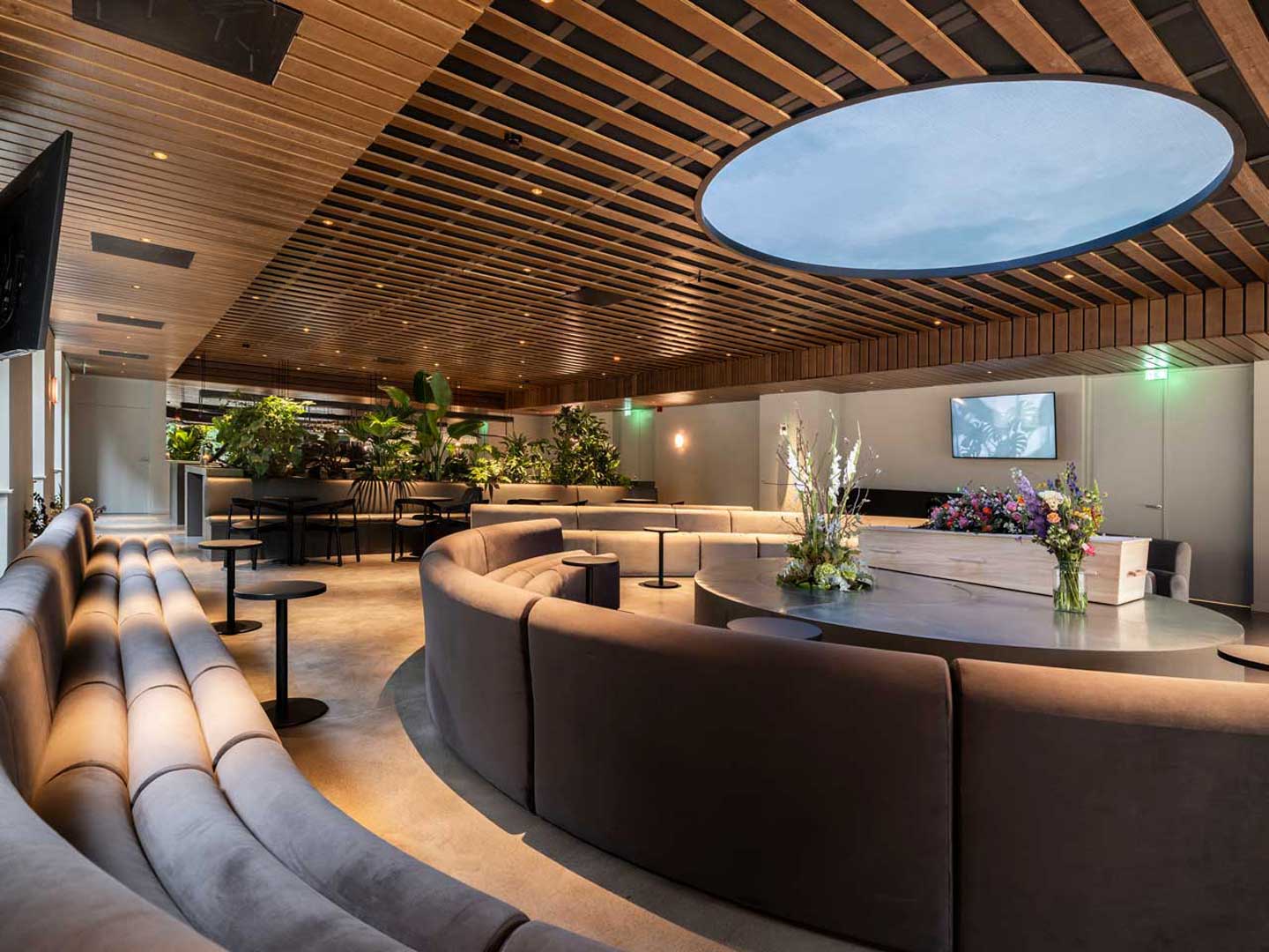 Witte Patio / Crematorium Zaanstad
